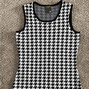 Taylor Black and White Fitted Sleeveless Dress Small